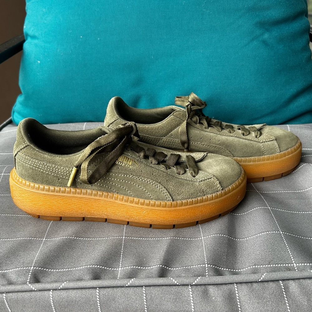 Puma Olive and Gum Men's Sneakers Size 7 - Picture 2 of 6